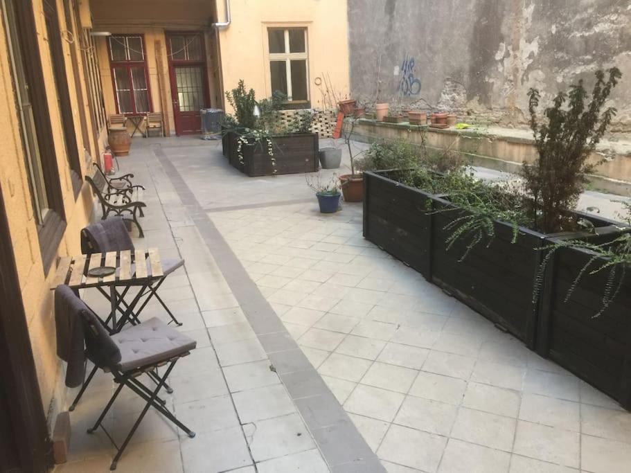 Central Apartment Kiraly Street Budapest Luaran gambar