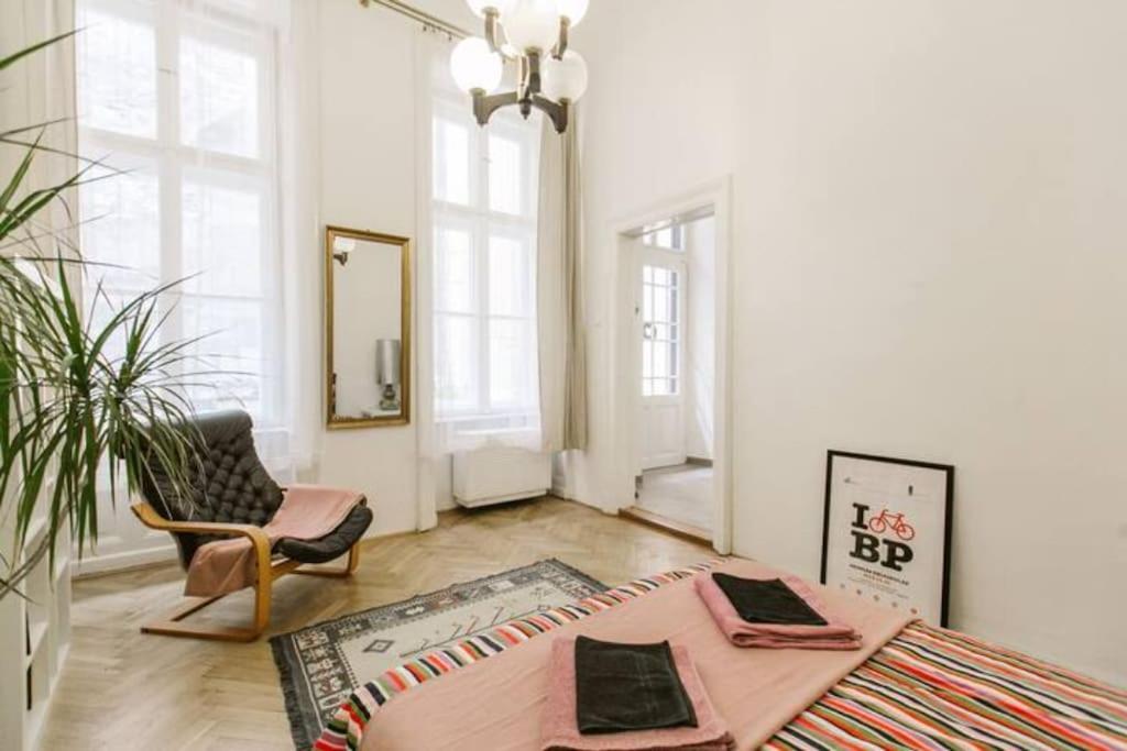 Central Apartment Kiraly Street Budapest Luaran gambar