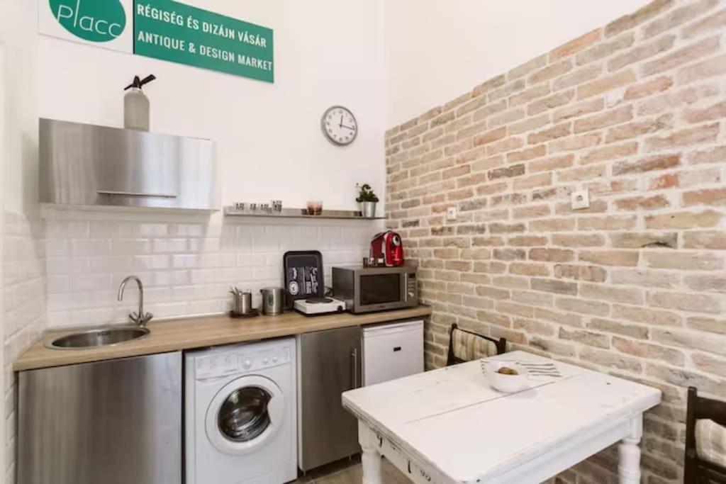 Central Apartment Kiraly Street Budapest Luaran gambar