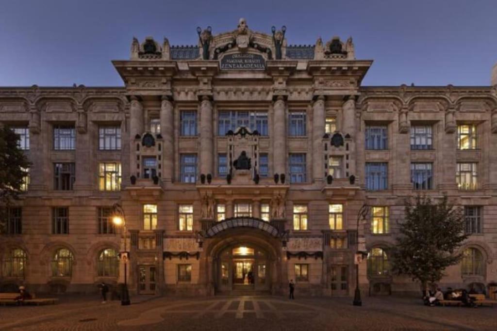 Central Apartment Kiraly Street Budapest Luaran gambar